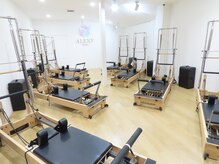 アレクシー(ALEXY)の雰囲気（シンプルな内装と明るくリラックスできる空間♪）