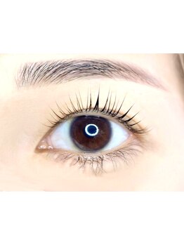 ナチュラル上品な目元にしたい