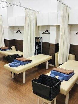 げんき堂整骨院 ヤオコー前橋関根/施術用ベット 全5台(個室2)