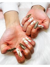 クイーン(Queen)/スカルプやり放題