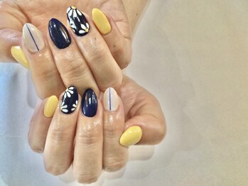 フリースタイル(Free Style)/☆ネイビー×花柄の秋色ネイル☆
