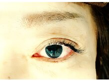 グラッシー(GLASSY)/眼尻眺めセクシーデザイン