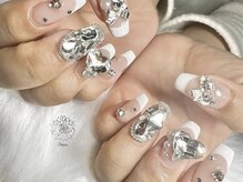 ブラン(Blanc)/パーツ沢山フレンチネイル