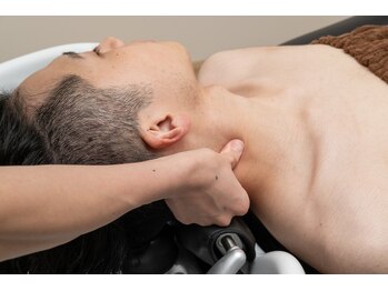 サロンドミヤシタ(SALON DE MIYASHITA)/施術：首のマッサージ