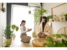 オッフェン 新越谷駅前店(offen)/緑溢れる空間でお出迎えします