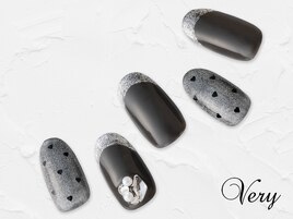 大人可愛いハートネイル