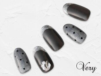 大人可愛いハートネイル