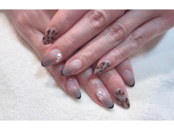 スパフーラ(Spa HULA)/レオパード柄ネイル