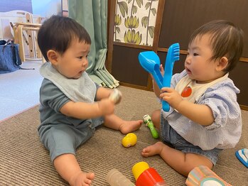 子育てママの整体サロン/施術中のお子様の様子