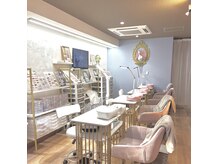 ミオ(mio)の雰囲気（可愛い店内でモニターを見ながらゆったり施術を受けられます♪）