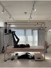 ピケピラティス 月島店(pique pilates)/足踏みして足首ストレッチ