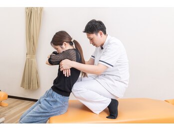向井鍼灸整骨院の写真/“価格以上の満足感を”骨格の歪みを整え、身体のバランスにアプローチ。慢性的な不調を根本改善◎