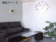 オーバー365 上田店(OVER365)/店内はイメージカラー☆