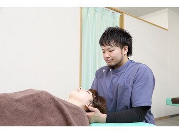 なのはな整骨院の写真/【首肩のつらさそのままにしないで!】柔道整復師の国家資格をもつ経験豊富なスタッフが施術いたします!