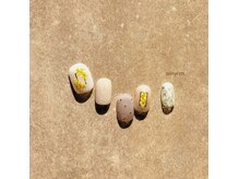 シルニー リム(Silny rim)/アシンメトリーニュアンスネイル