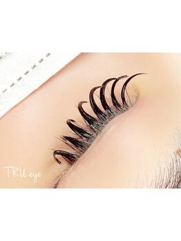 ボリュームのある目元にしたい