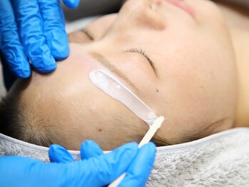ルアナ ワックス サロン(LUANA Waxing Salon)の写真/【j時短！たったの15分で理想眉に】美眉スタイリング！眉毛ワックス￥2500/15分〈メンズもOK！〉