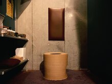 ヨモギー 麻布十番店(YOMOGii)の雰囲気(【国産黄土椅子】の遠赤外線で、体の芯までじんわり温まる)