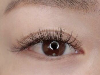 スペリンダ(Splendor)の写真/《マツエク人気No.1》キープ力バッチリ！ダブル付けカラーフラットラッシュ★ふわっと軽いつけ心地♪