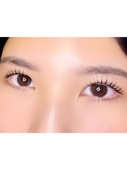 ナチュラル上品な目元にしたい