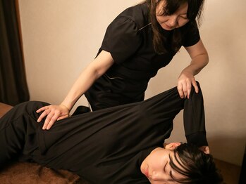 漢方アロマヒーリングサロン 浦和店(漢方AROMAヒーリングサロン)/肩甲骨はがし◆首肩コリも改善