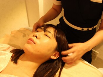 愛さんさん/眼疲れに◎ヘッドマッサージ