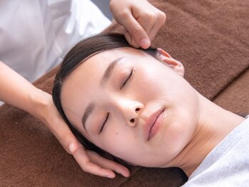 骨盤矯正と姿勢矯正と頭痛矯正が得意な結果重視の改善専門整体 藤沢南口院の写真/長年お悩みだった首肩こりからくる頭痛も改善◎結果重視の【頭痛矯正×改善整体】で慢性的なお悩みを解消!