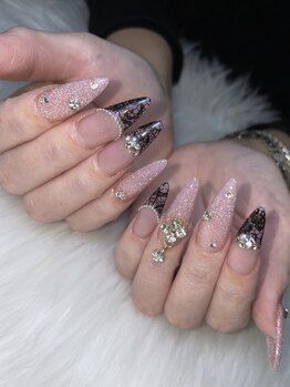 カルマ(KARMA)の写真/豊富なカラー・パーツで指先を可愛く♪女性の心をくすぐるデザイン多数！爪の長さや形が気になる方にも◎