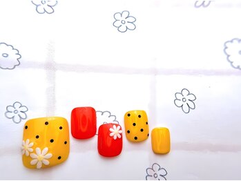 ネイルサロン&スクール ジーナ(GINA)/レトロポップなフラワーネイル