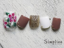 フットネイル 付け放題￥8900