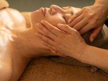 メナードフェイシャルサロン 岐阜茜部の写真/新メニュー【スペシャルケア】エイジングケアコース誕生◇背中、デコルテ、お顔の深層部にアプローチ◎