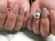 サロンドフォーエイチ(salon de 4H)/ビックビジューポイントネイル