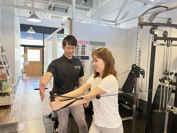 シルエット(Silhouette)/猫背や巻き肩に効果的