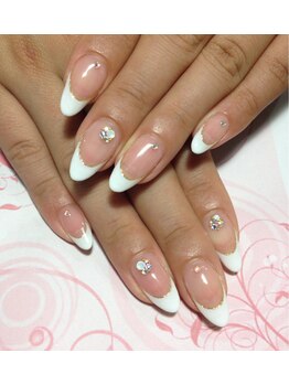 ネイルサロン アイル(nail salon i’ll)/上品白フレンチ★ストーン