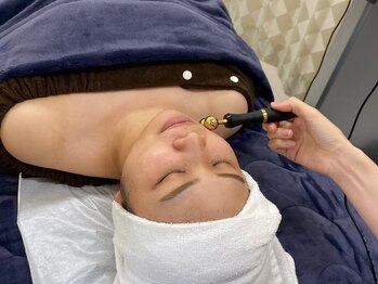 いのラボ 西蒲区本店の写真/顔全体をひきしめ、肌のキメを整えて、皮膚の柔軟性を保ち、簡単に小顔ケア！