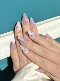 ラメ×ホロのキラキラネイル