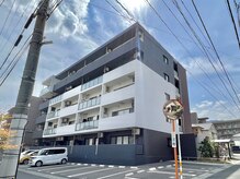 5階建ての2階奥のお部屋です☆駐車場は手前から4番目の9番です☆