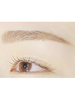 ナチュラル上品な目元にしたい