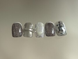 個性派ニュアンスネイル
