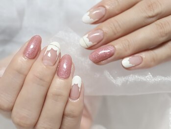 リュミエール(Lumiere)/スカラップフレンチネイル