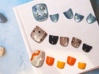 ルビークラウン(Ruby Crown)の写真/足元から気分UP!サンダルの季節!フットネイル4200円から!ハンド&まつ毛とも同時施術OK!アートも自由★