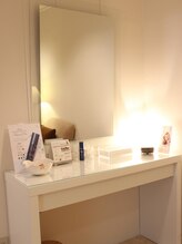 ウヴェール(OUVERT)/メイクスペース