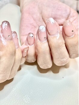プラシデス(PLACIDEZ)の写真/【オフィスなどの職場でも馴染む、シンプルなデザイン★】派手なネイルができない方にもオススメです！