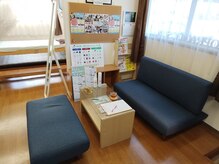 サン(SUN)の雰囲気（待合室。お茶も出しておりますのでゆっくりおくつろぎください。）