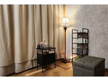 プラスイー(+e)の雰囲気（シンプルで清潔感のある空間です♪）