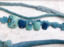 ネイルサロン&スクール ジーナ(GINA)/青×花柄ネイル