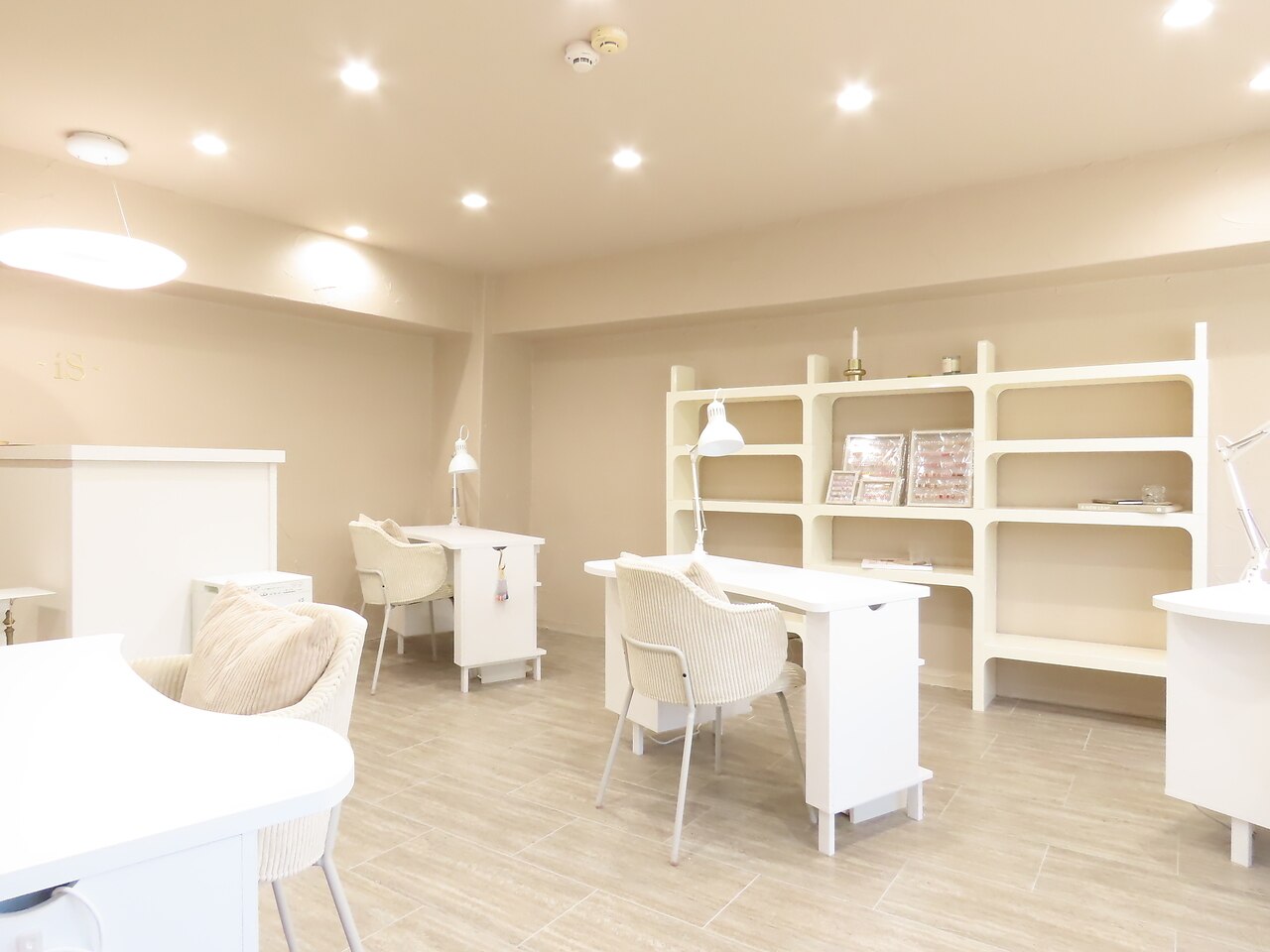 ネイルサロン イズ(NAIL SALON iS)｜ホットペッパービューティー