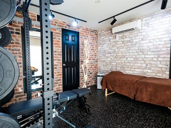 フリーリー(FrEEly)