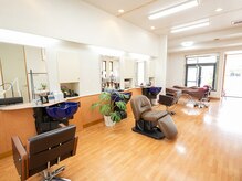 アイラッシュベッド2台／カット・シャンプーも対応可能