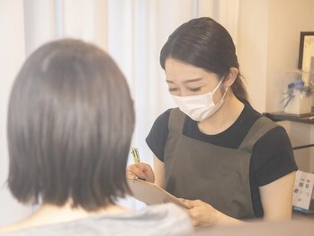 ヌヴェラ 新橋(Nuvella)の写真/都会の喧騒を忘れさせる落ち着いた個室空間♪似合わせ力で目元と眉のベストバランスを実現。[新橋/汐留]